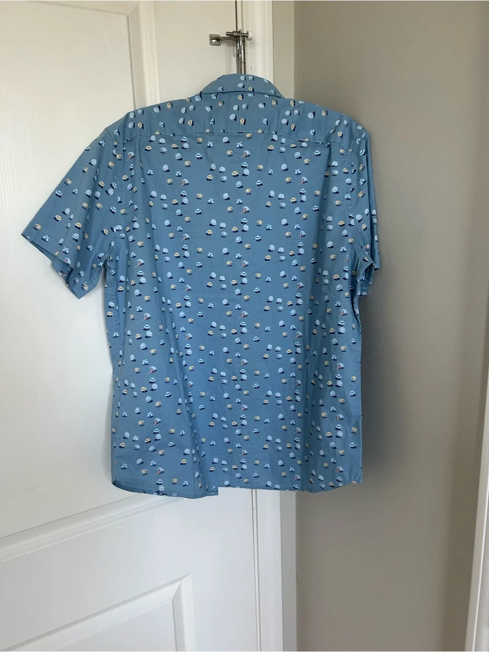 Banana Republic Men's Light Blue Short-Sleeve Button-Up Shirt - Casual Print